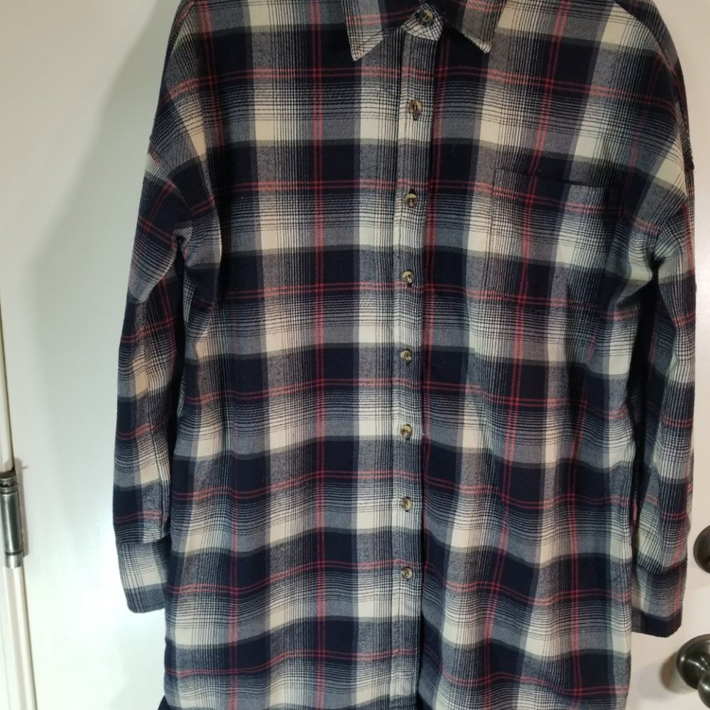 Illa Illa Plaid Shacket Size Small With Two Side Pockets And Fold Up Button